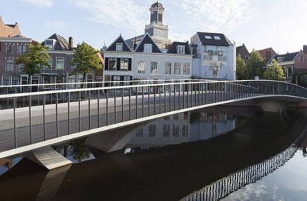 Artikel in Cement over Catharinabrug in Leiden